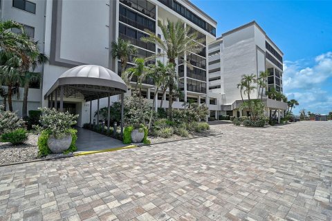 Condo in Sarasota, Florida, 3 bedrooms  № 2379407 - photo 27