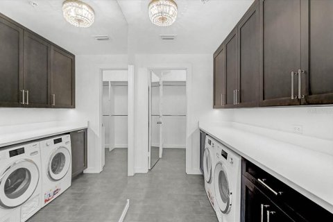 Condo in Sarasota, Florida, 3 bedrooms  № 2379407 - photo 22