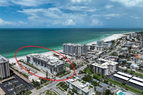 Condo in Sarasota, Florida, 3 bedrooms  № 2379407 - photo 2