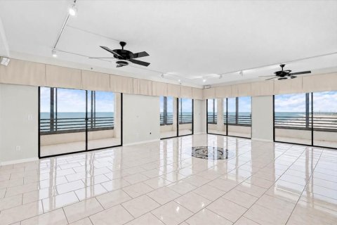 Condo in Sarasota, Florida, 3 bedrooms  № 2379407 - photo 12