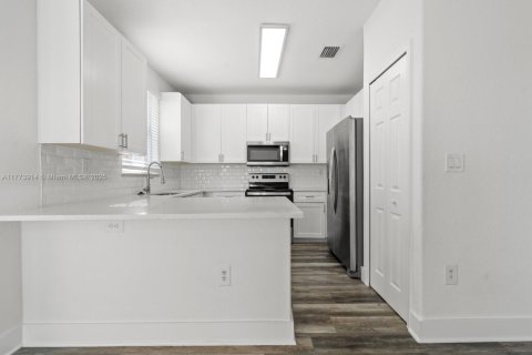 Adosado en venta en Homestead, Florida, 4 dormitorios, 172.05 m2 № 1961070 - foto 16