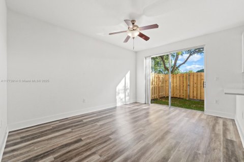 Adosado en venta en Homestead, Florida, 4 dormitorios, 172.05 m2 № 1961070 - foto 13