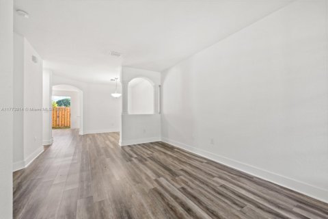 Adosado en venta en Homestead, Florida, 4 dormitorios, 172.05 m2 № 1961070 - foto 3