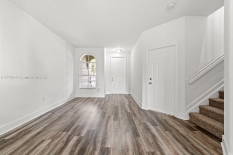 Adosado en venta en Homestead, Florida, 4 dormitorios, 172.05 m2 № 1961070 - foto 4