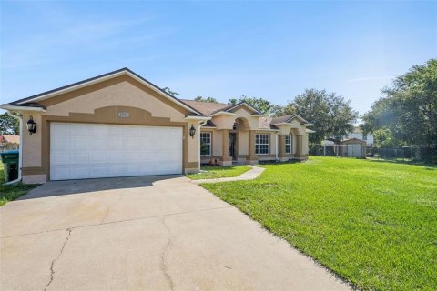 House in Deltona, Florida 4 bedrooms, 207.73 sq.m. № 2222274 - photo 3