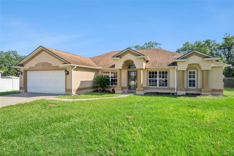 House in Deltona, Florida 4 bedrooms, 207.73 sq.m. № 2222274 - photo 5