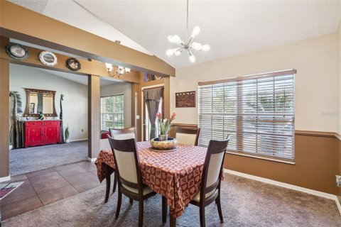 House in Deltona, Florida 4 bedrooms, 207.73 sq.m. № 2222274 - photo 7
