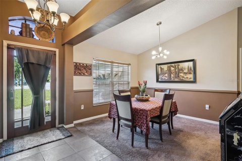 House in Deltona, Florida 4 bedrooms, 207.73 sq.m. № 2222274 - photo 6