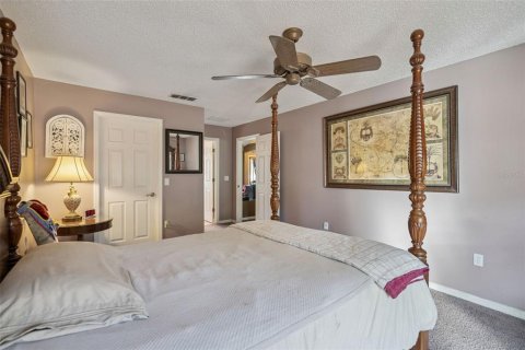 House in Deltona, Florida 4 bedrooms, 207.73 sq.m. № 2222274 - photo 25