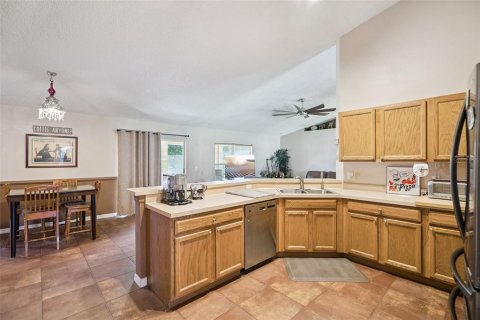 House in Deltona, Florida 4 bedrooms, 207.73 sq.m. № 2222274 - photo 21