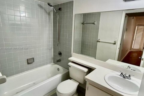 Снять в аренду квартиру в Холливуд, Флорида 1 спальня, 60.39м2, № 1992271 - фото 8