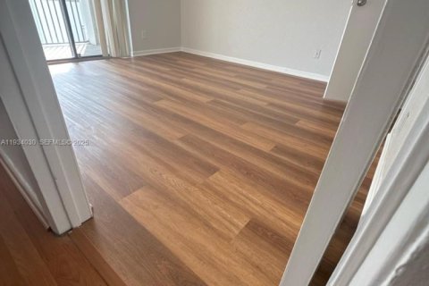 Снять в аренду квартиру в Холливуд, Флорида 1 спальня, 60.39м2, № 1992271 - фото 6