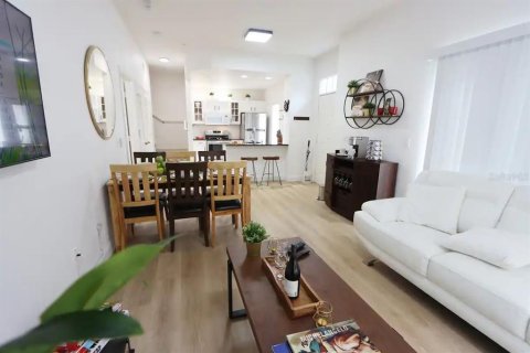 Condominio en venta en Kissimmee, Florida, 4 dormitorios, 136.57 m2 № 1732392 - foto 13