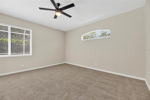 House in Valrico, Florida 5 bedrooms, 257.62 sq.m. № 1871145 - photo 13