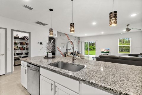 House in Palm Coast, Florida 4 bedrooms, 190.54 sq.m. № 1773693 - photo 6