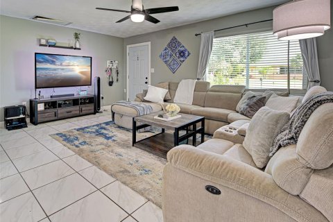 House in Port Charlotte, Florida 2 bedrooms, 110.18 sq.m. № 1776768 - photo 7