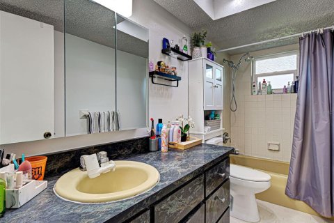 House in Port Charlotte, Florida 2 bedrooms, 110.18 sq.m. № 1776768 - photo 26