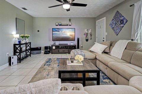 House in Port Charlotte, Florida 2 bedrooms, 110.18 sq.m. № 1776768 - photo 8