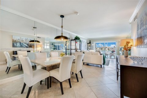 Copropriété à louer à Hallandale Beach, Floride: 2 chambres, 96.15 m2 № 1697803 - photo 3