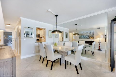 Copropriété à louer à Hallandale Beach, Floride: 2 chambres, 96.15 m2 № 1697803 - photo 14