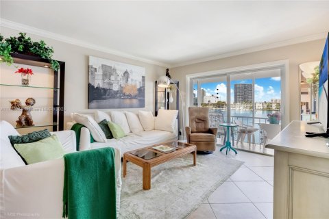 Copropriété à louer à Hallandale Beach, Floride: 2 chambres, 96.15 m2 № 1697803 - photo 5