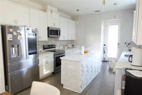 Adosado en venta en Winter Garden, Florida, 4 dormitorios, 213.95 m2 № 2197101 - foto 3