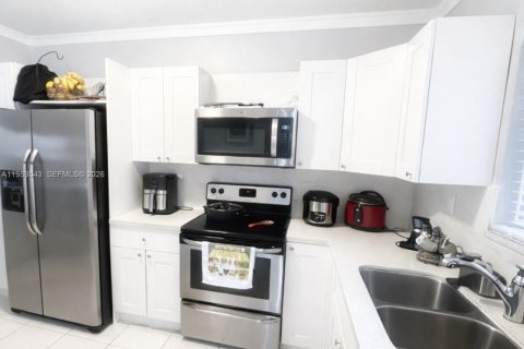 Купить кондоминиум в Майами, Флорида 3 спальни, 108.42м2, № 2010106 - фото 5