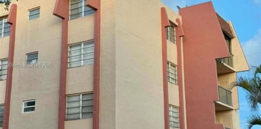 Кондоминиум с 3 спальнями в Майами, Флорида № 2010106