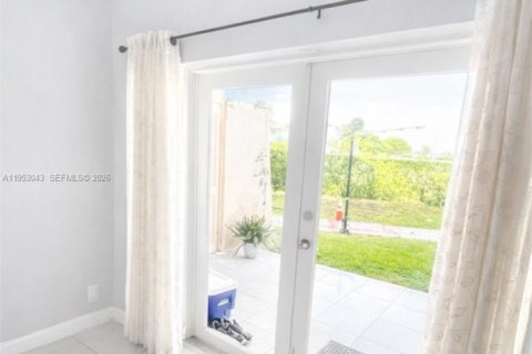 Купить кондоминиум в Майами, Флорида 3 спальни, 108.42м2, № 2010106 - фото 4