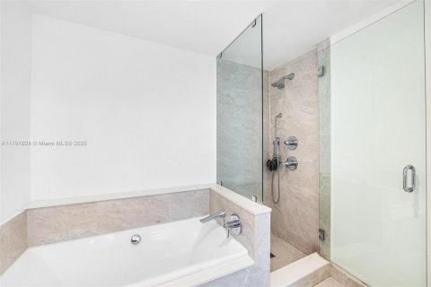 Купить кондоминиум в Майами, Флорида 1 спальня, 82.5м2, № 1958148 - фото 17