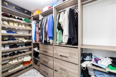 Купить кондоминиум в Майами, Флорида 1 спальня, 82.5м2, № 1958148 - фото 14