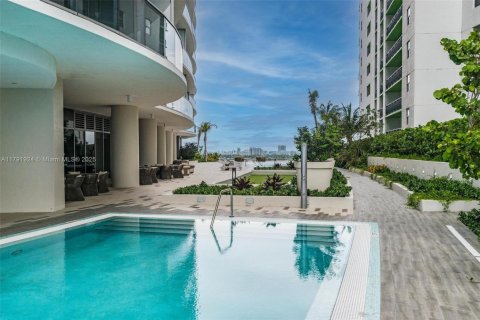 Купить кондоминиум в Майами, Флорида 1 спальня, 82.5м2, № 1958148 - фото 28