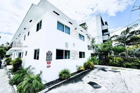 Apartment in Miami, Florida 2 bedrooms, 506.13 sq.m. № 2038813