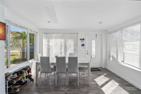 Villa ou maison à vendre à Fort Lauderdale, Floride: 2 chambres, 71.72 m2 № 1961421 - photo 7