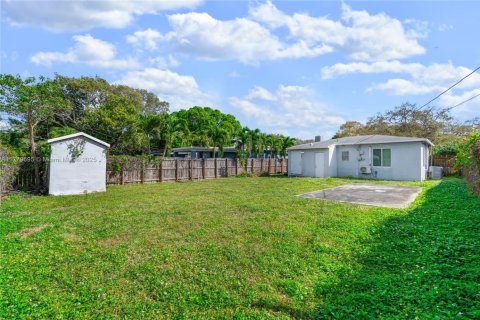Villa ou maison à vendre à Fort Lauderdale, Floride: 2 chambres, 71.72 m2 № 1961421 - photo 4