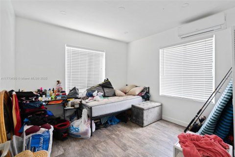 Villa ou maison à vendre à Fort Lauderdale, Floride: 2 chambres, 71.72 m2 № 1961421 - photo 18