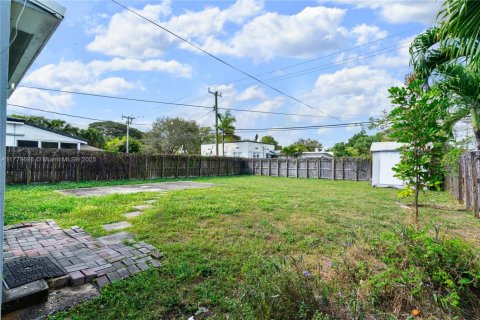 Villa ou maison à vendre à Fort Lauderdale, Floride: 2 chambres, 71.72 m2 № 1961421 - photo 21
