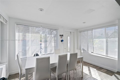Villa ou maison à vendre à Fort Lauderdale, Floride: 2 chambres, 71.72 m2 № 1961421 - photo 6