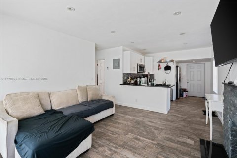 Villa ou maison à vendre à Fort Lauderdale, Floride: 2 chambres, 71.72 m2 № 1961421 - photo 9