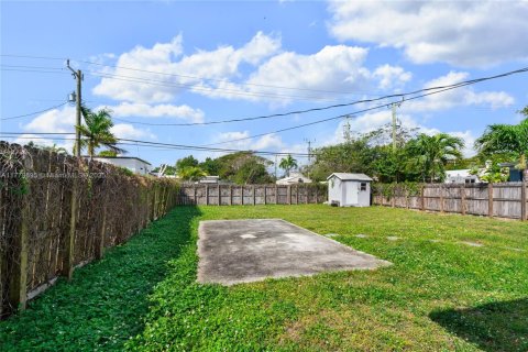 Villa ou maison à vendre à Fort Lauderdale, Floride: 2 chambres, 71.72 m2 № 1961421 - photo 23