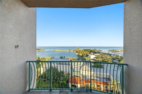 Copropriété à vendre à Saint Petersburg, Floride: 3 chambres, 241.55 m2 № 2400207 - photo 16