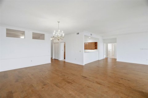Copropriété à vendre à Saint Petersburg, Floride: 3 chambres, 241.55 m2 № 2400207 - photo 17