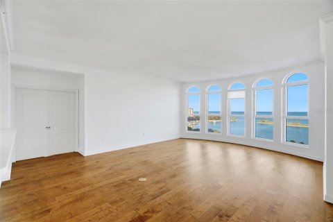 Copropriété à vendre à Saint Petersburg, Floride: 3 chambres, 241.55 m2 № 2400207 - photo 19