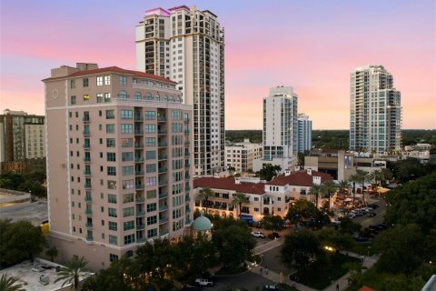 Copropriété à vendre à Saint Petersburg, Floride: 3 chambres, 241.55 m2 № 2400207 - photo 2