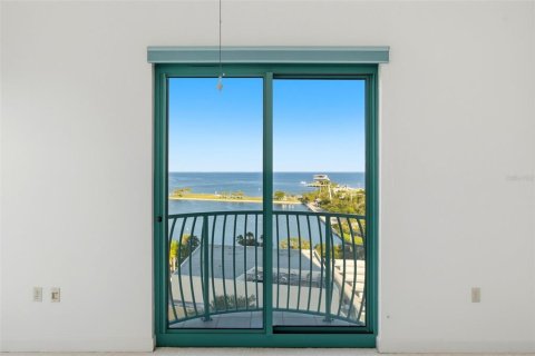 Copropriété à vendre à Saint Petersburg, Floride: 3 chambres, 241.55 m2 № 2400207 - photo 30