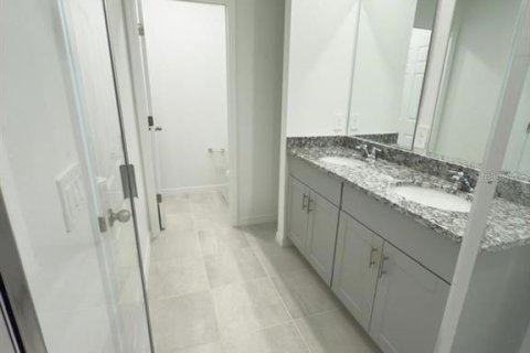 Touwnhouse à louer à Clermont, Floride: 3 chambres, 137.96 m2 № 2359398 - photo 14