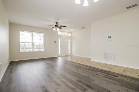 Villa ou maison à louer à Sanford, Floride: 3 chambres, 162.67 m2 № 2419559 - photo 4