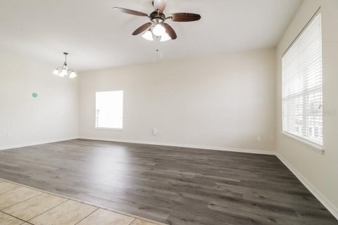 Villa ou maison à louer à Sanford, Floride: 3 chambres, 162.67 m2 № 2419559 - photo 3