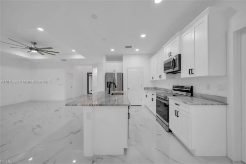 Casa en venta en Lehigh Acres, Florida, 3 dormitorios № 1842808 - foto 15