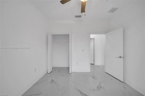 Casa en venta en Lehigh Acres, Florida, 3 dormitorios № 1842808 - foto 7